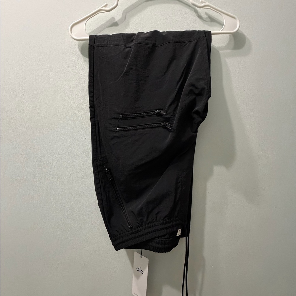 Alo takeaway track Pants
